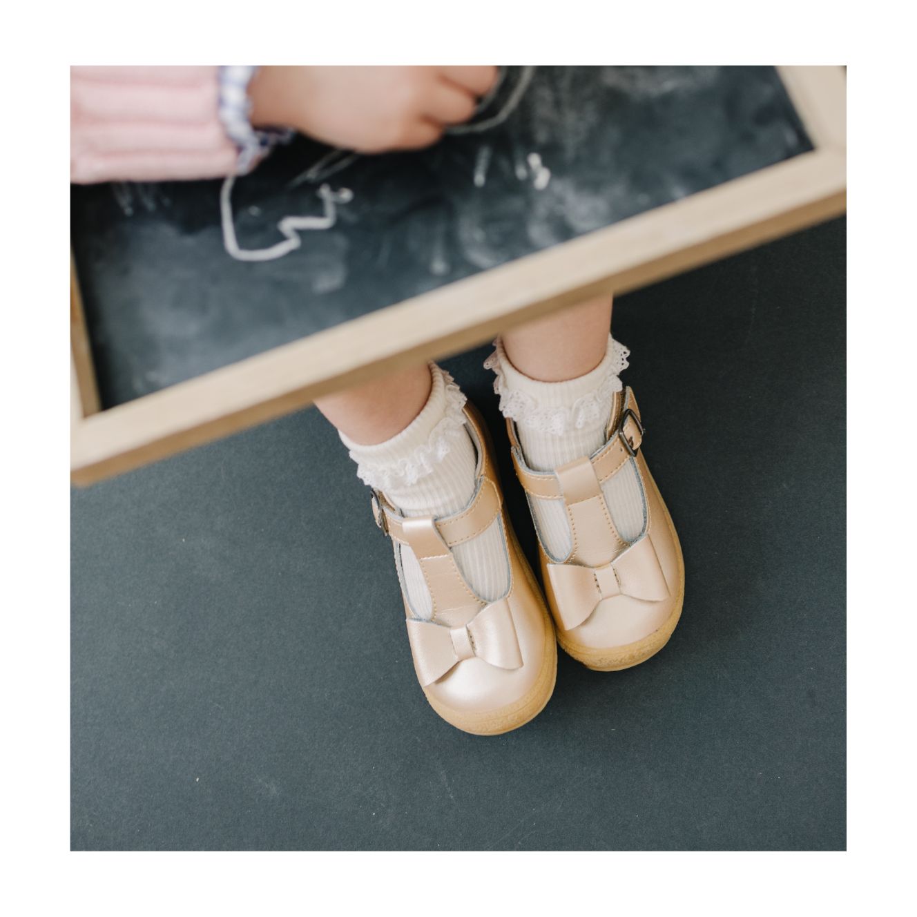 L'Amour Emma Bow T-Strap - Champagne (4)