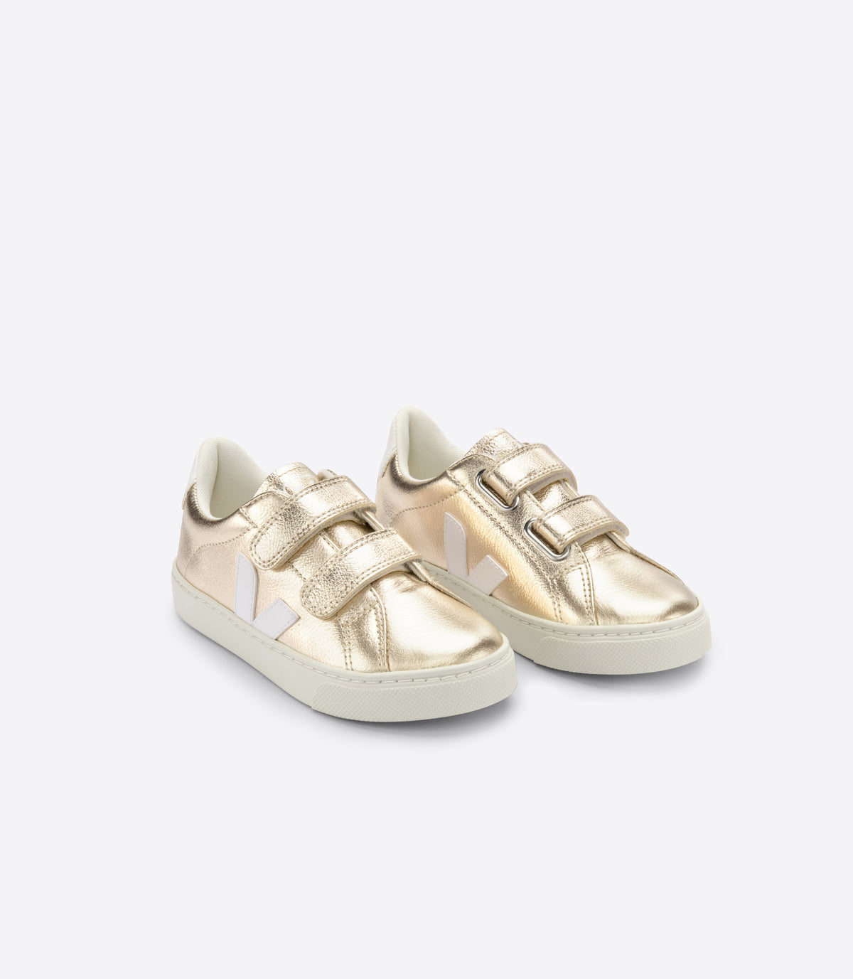 VEJA Small Esplar ChromeFree Leather in Platine White, elevated front view.