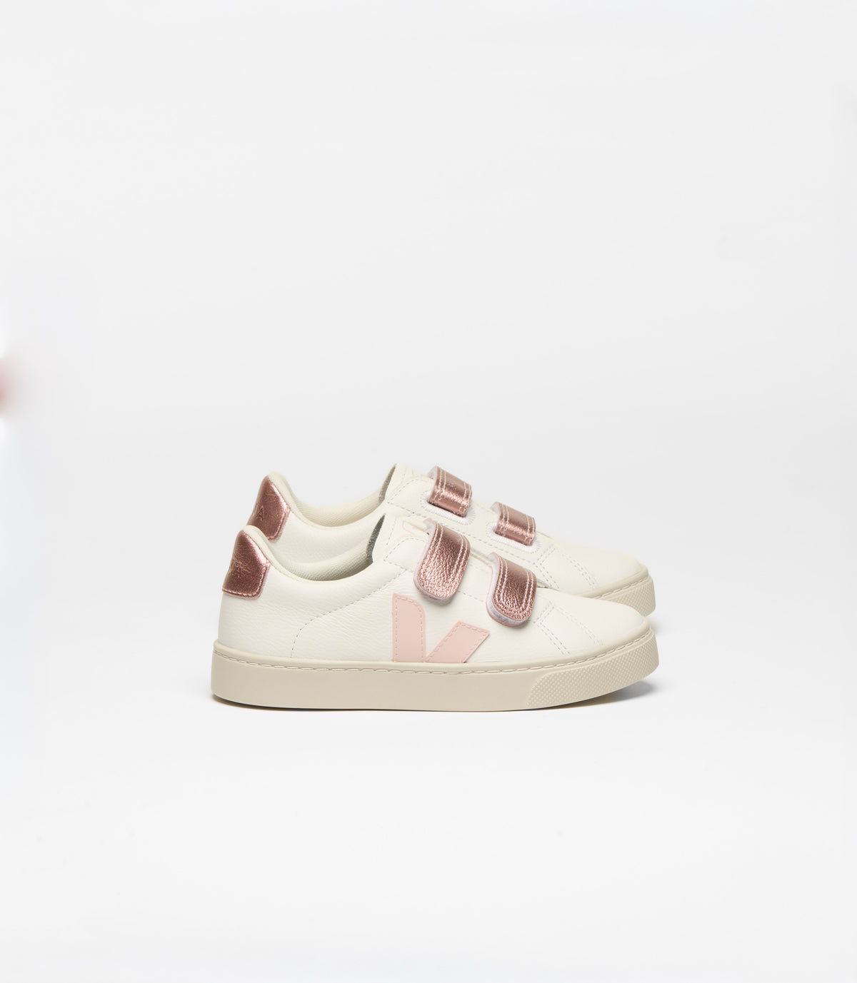 VEJA Small Esplar Leather Extra-White Petale Nacre, side view.