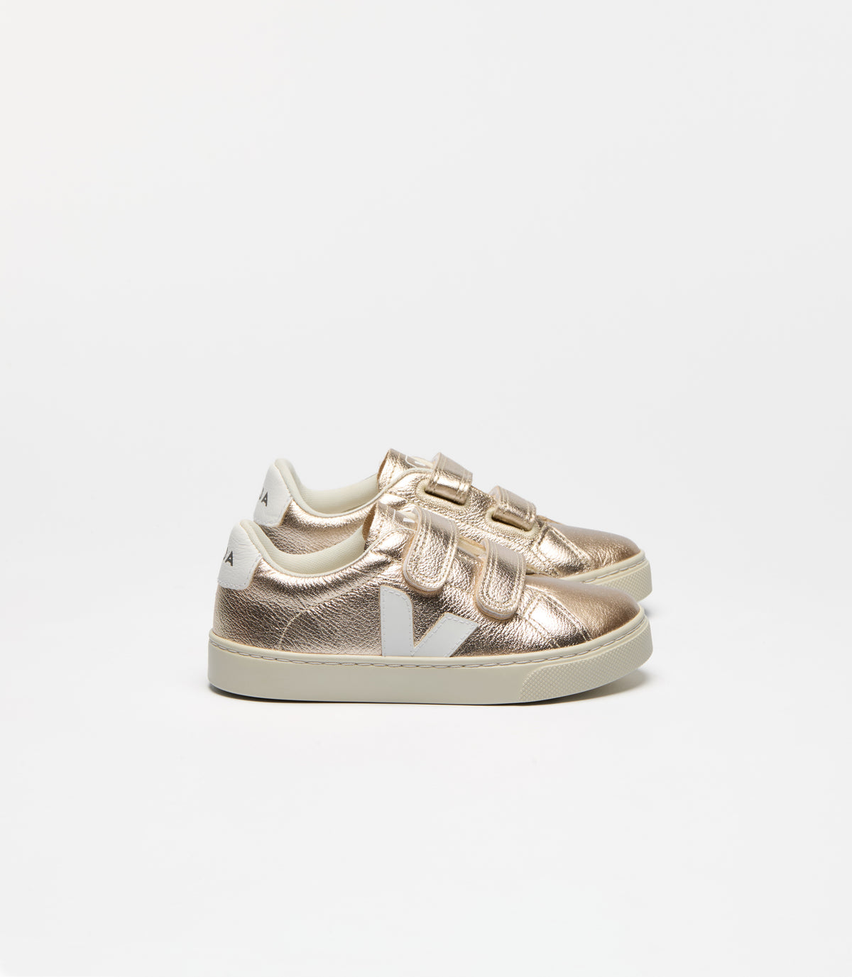 VEJA Small Esplar Leather Platine White, side view.