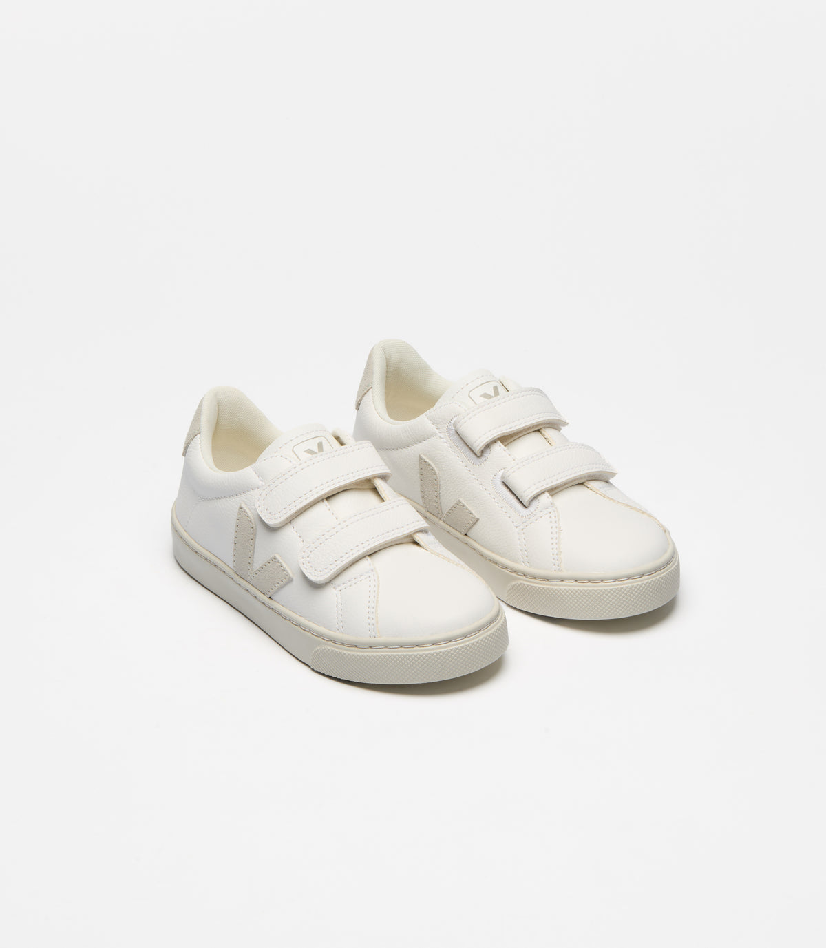 VEJA Small Esplar Leather Extra-White Natural, elevated front view.