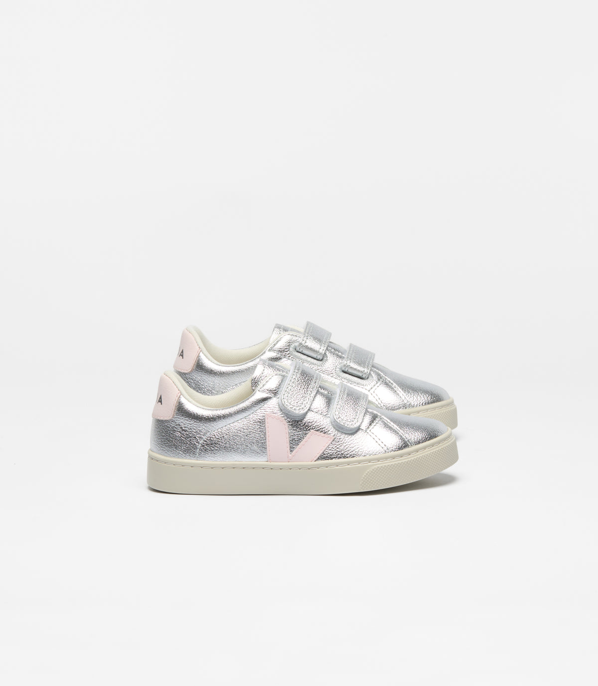 VEJA Small Esplar Leather Silver Lassi, side view.