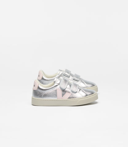 VEJA Small Esplar Leather Silver Lassi, side view.