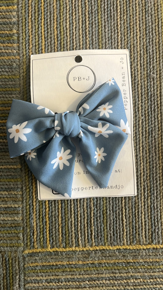 Daisy Emi Bow
