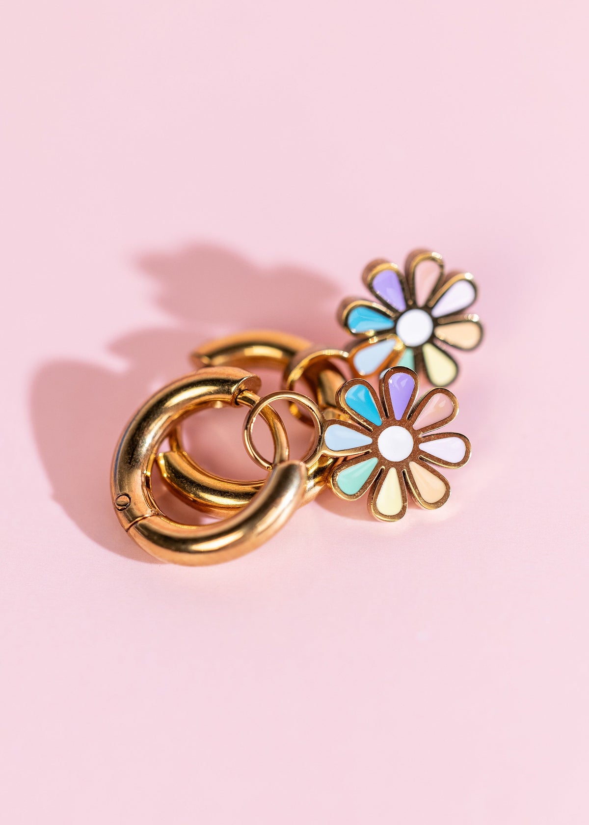 Flower Charm - Rainbow Daisy