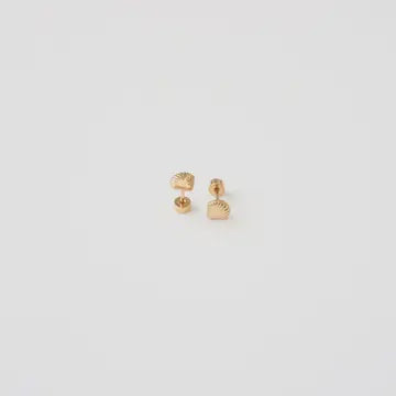 Seashell Stud