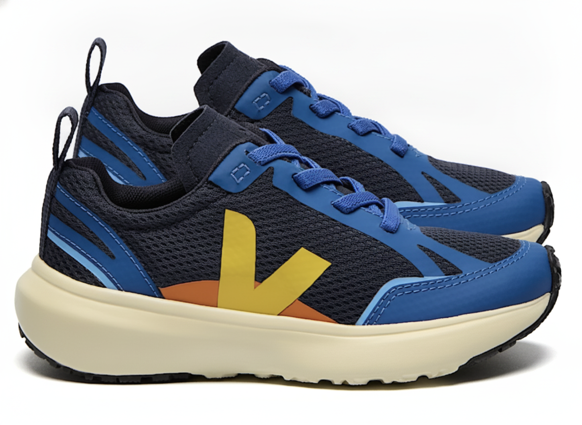 VEJA Canary Elastic Laces Alveomesh in Nautico Tonic, side view.